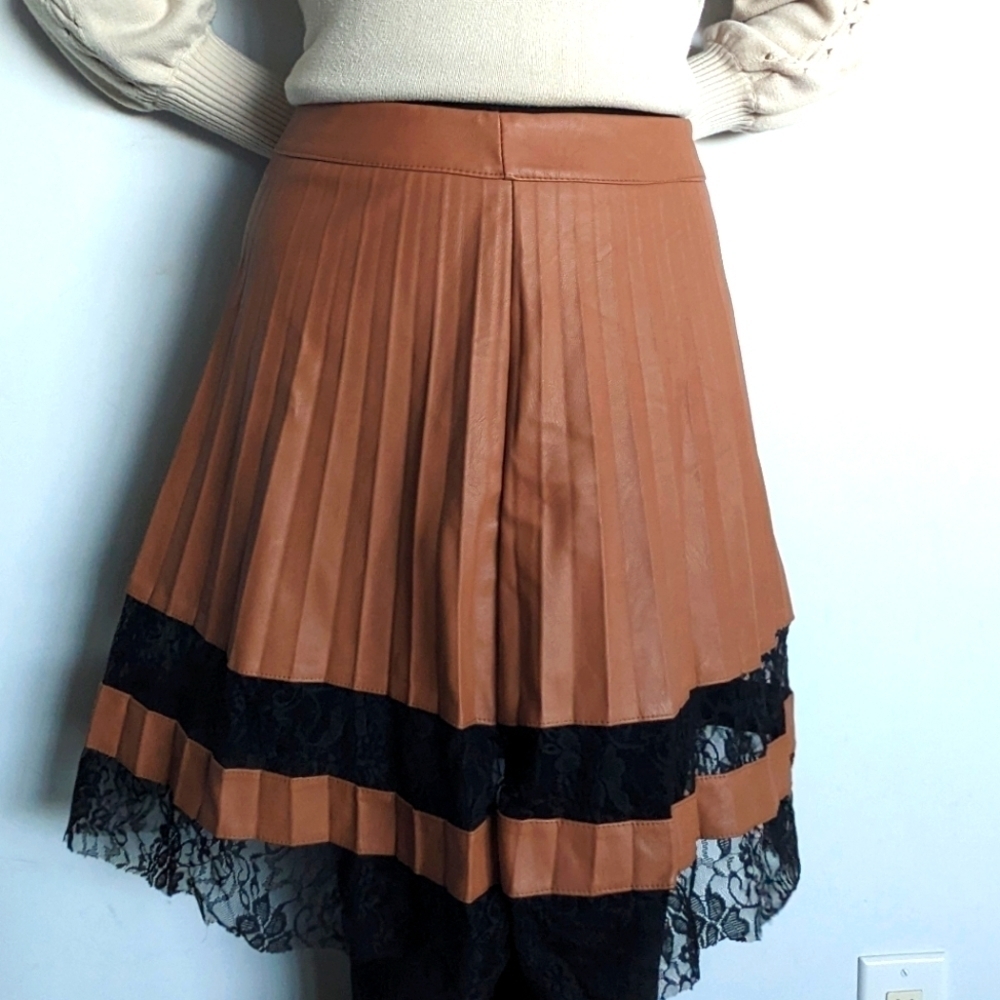 ⚡Host Pick⚡Italian Faux Leather Pleated Skirt  M